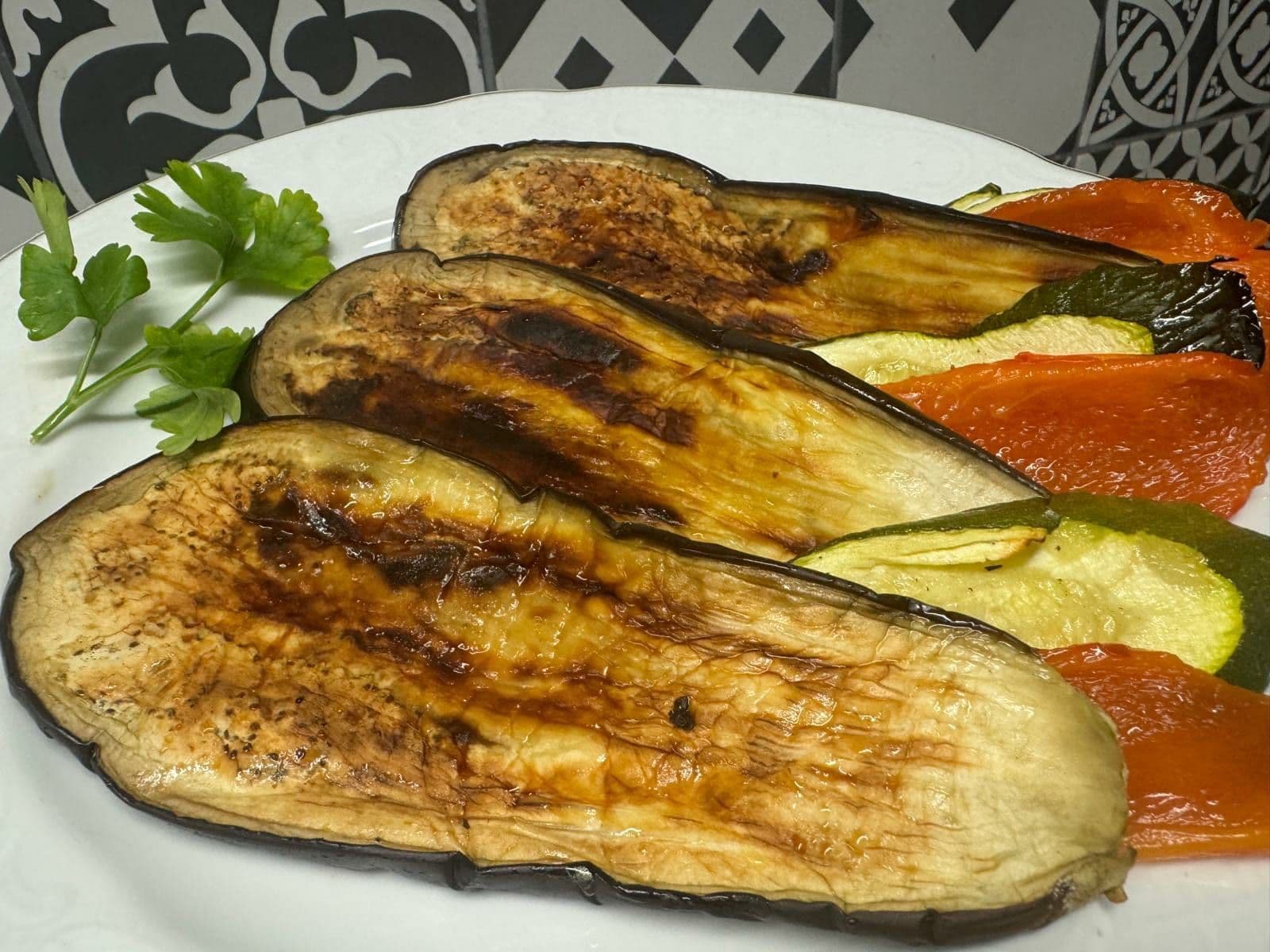 Aubergines, courgettes et poivrons grillés