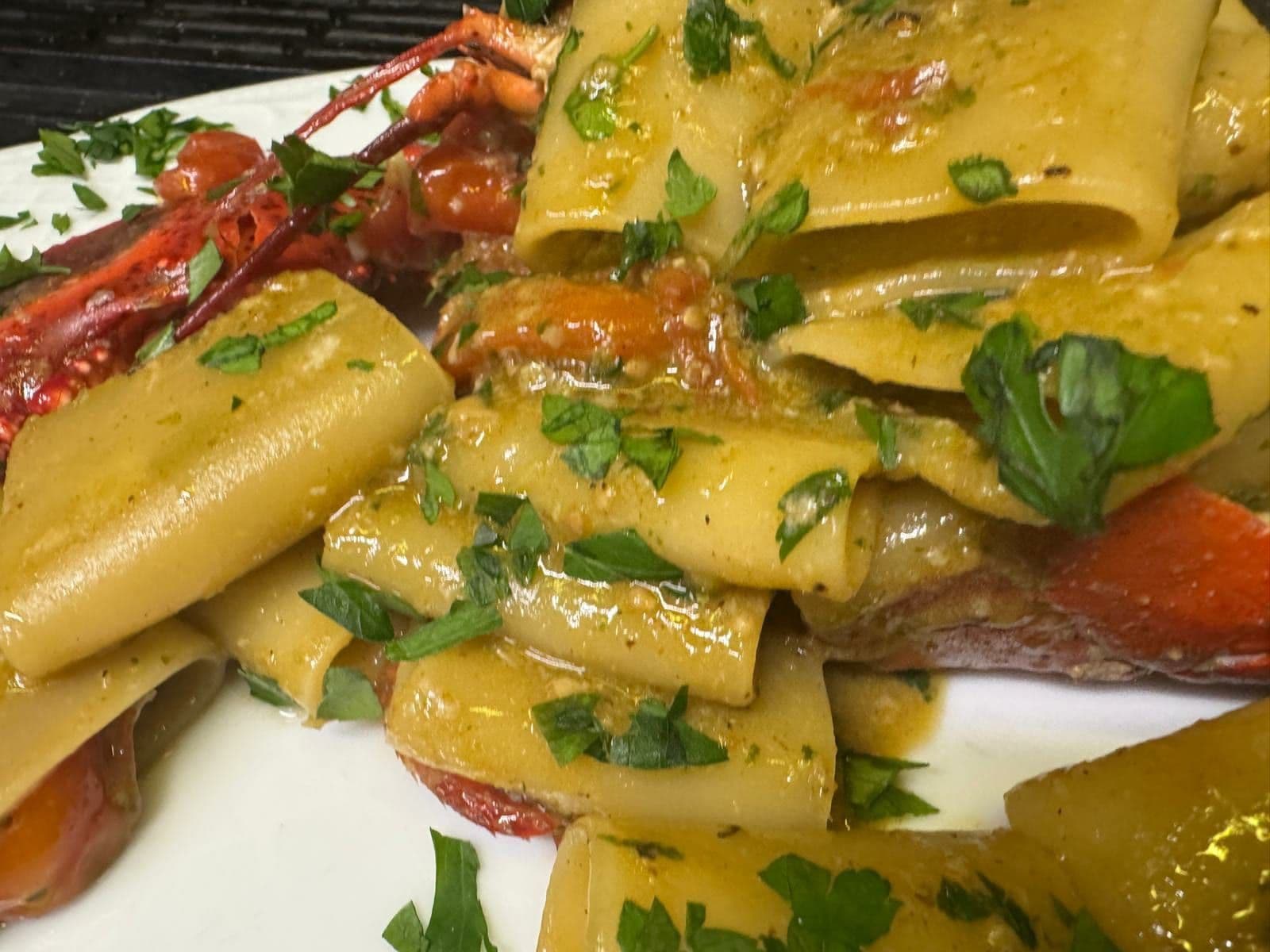 Paccheri aux crustacés et persil plat
